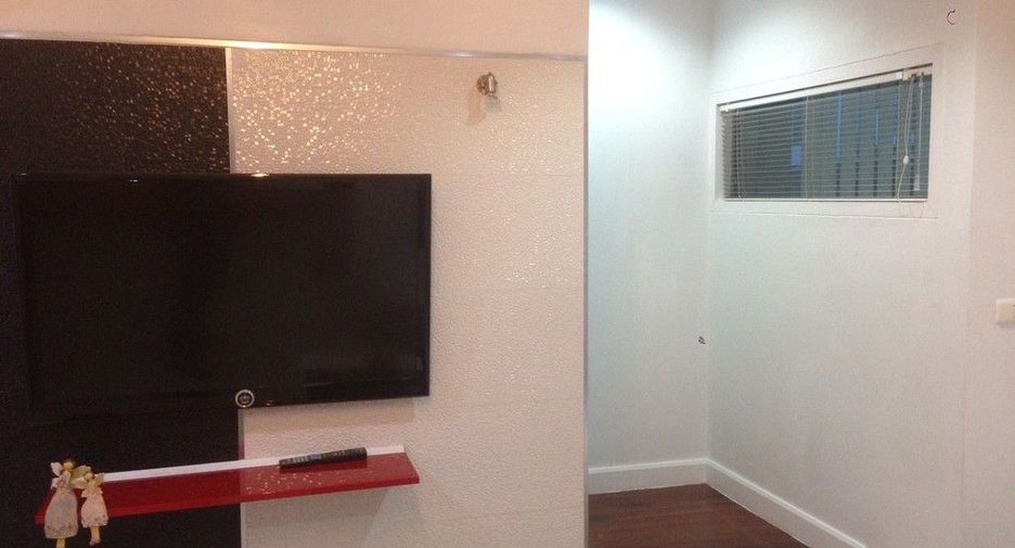 For sale and for rent 4 bedrooms townhouse in Prawet, Bangkok