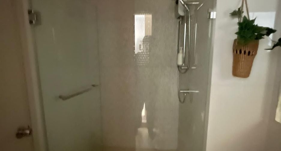 Wohnung zum Kauf mit 2 Zimmer in Khlong Toei, Bangkok