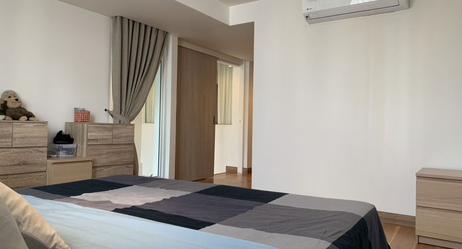 For sale 3 bedrooms condo in Watthana, Bangkok