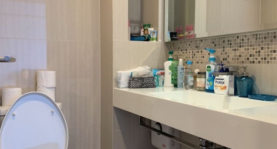 For sale 3 bedrooms condo in Watthana, Bangkok