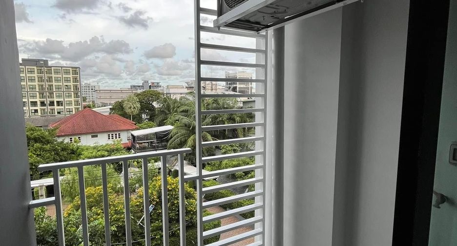 For sale studio condo in Bang Na, Bangkok