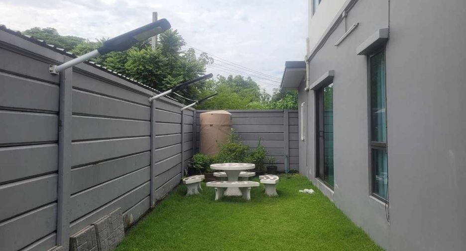 For sale 3 bedrooms townhouse in Pak Kret, Nonthaburi