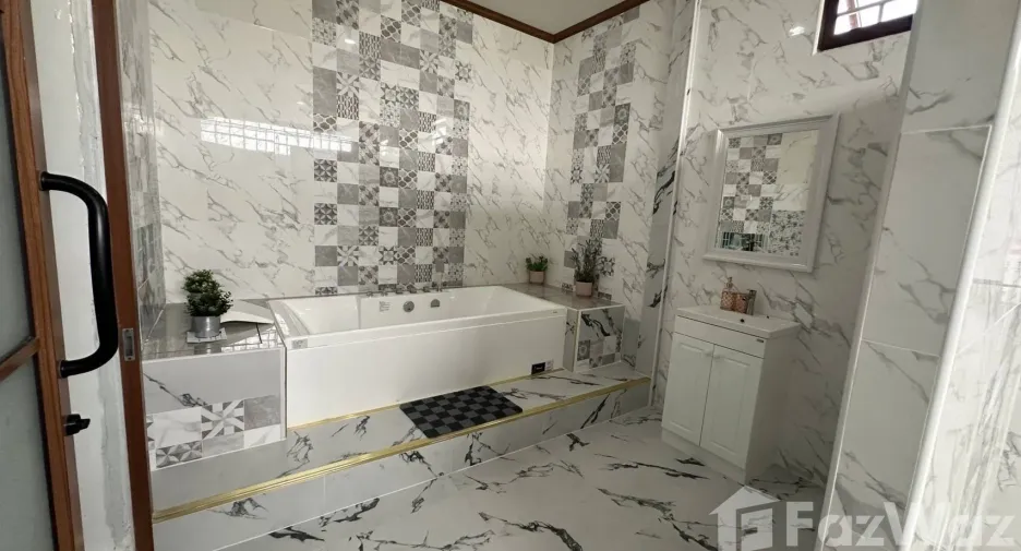 For sale 5 bedrooms house in Sai Noi, Nonthaburi