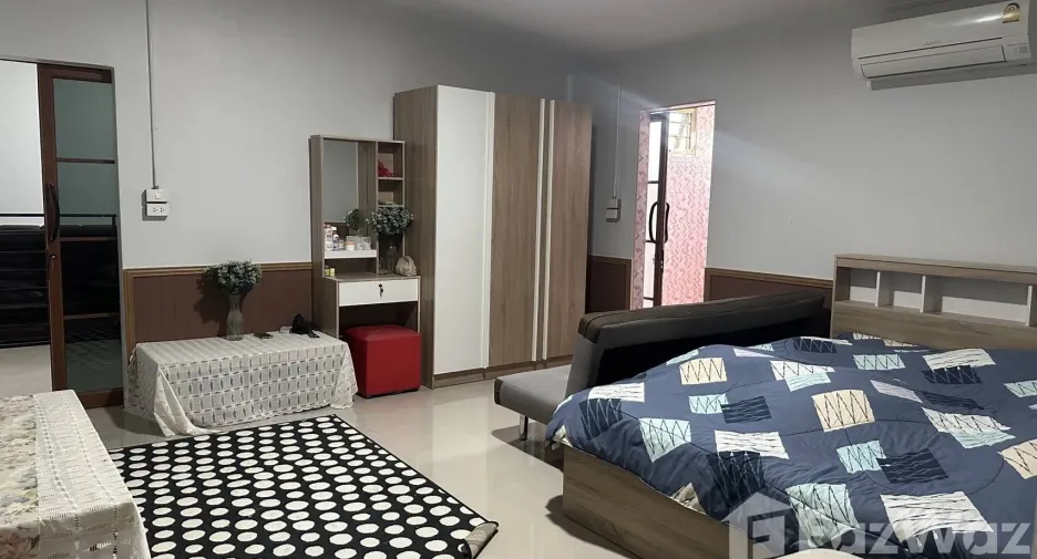 出售 5 卧室 独立屋 在 Sai Noi, Nonthaburi