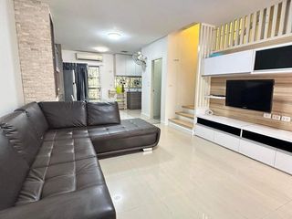 Casa adosada en venta de 3 habitaciones en Bueng Kum, Bangkok
