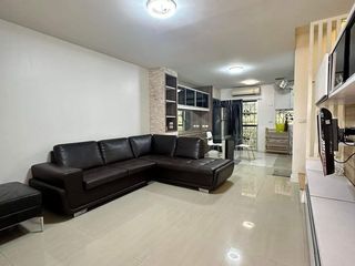 Casa adosada en venta de 3 habitaciones en Bueng Kum, Bangkok
