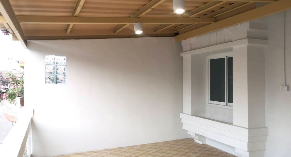 For sale 2 bedrooms townhouse in Lam Luk Ka, Pathum Thani