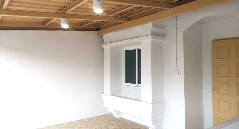For sale 2 bedrooms townhouse in Lam Luk Ka, Pathum Thani