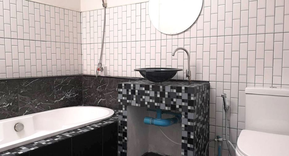 For sale 2 bedrooms townhouse in Lam Luk Ka, Pathum Thani