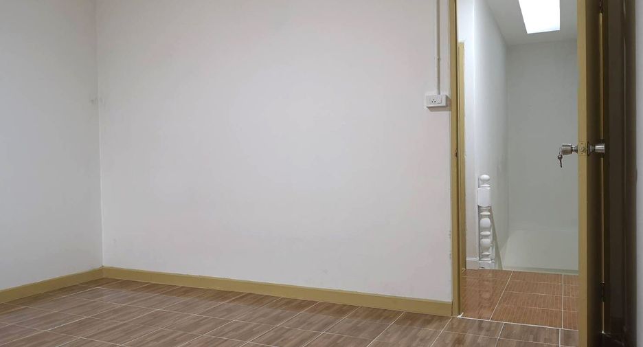 For sale 2 bedrooms townhouse in Lam Luk Ka, Pathum Thani
