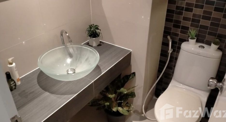 For sale 1 bed condo in Wang Thonglang, Bangkok