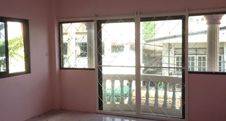 For sale 4 bedrooms house in Mueang Yasothon, Yasothon