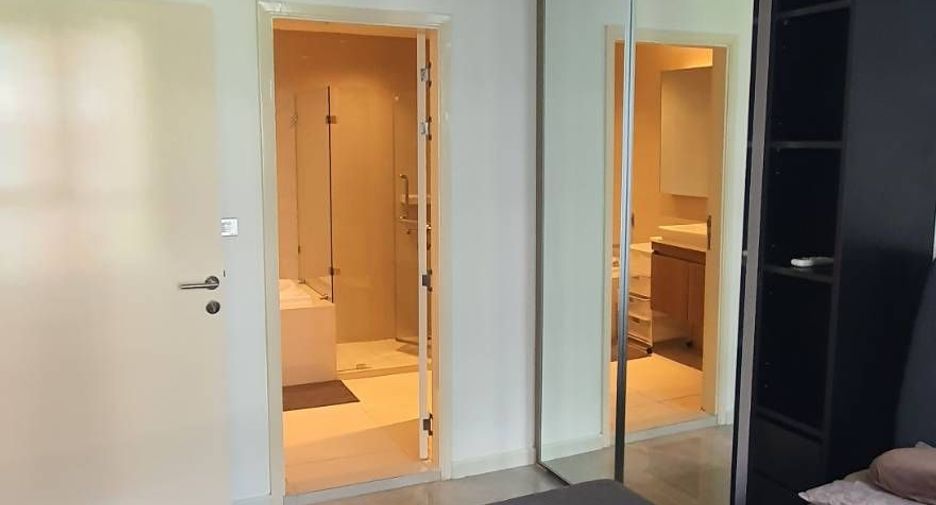 For sale 2 bedrooms condo in Khlong Toei, Bangkok