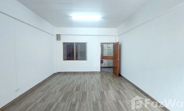 À vendre studio condo à Mueang Pathum Thani, Pathum Thani