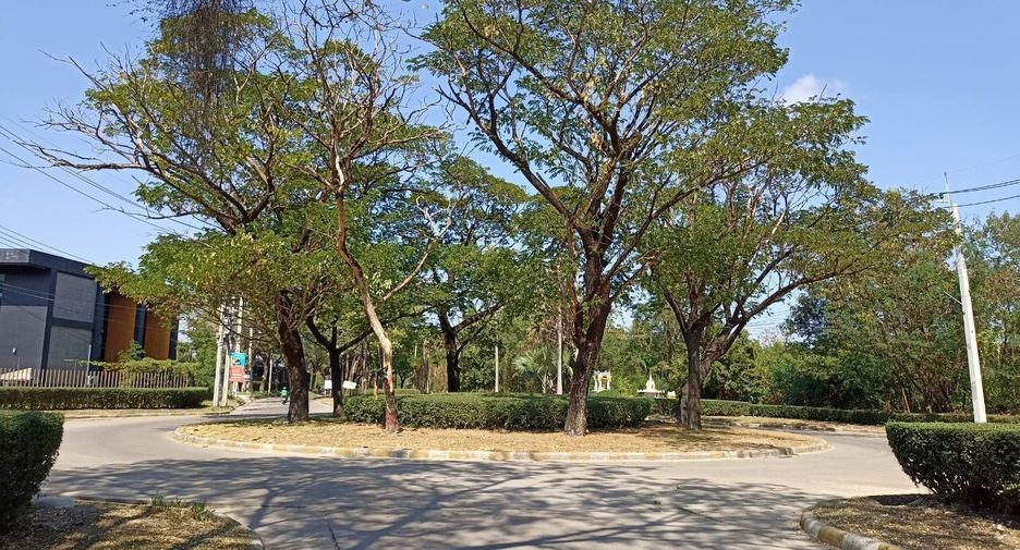 出售 土地 在 Bang Khen, 曼谷