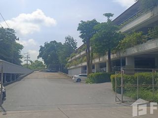 出售 土地 在 Bang Khen, 曼谷