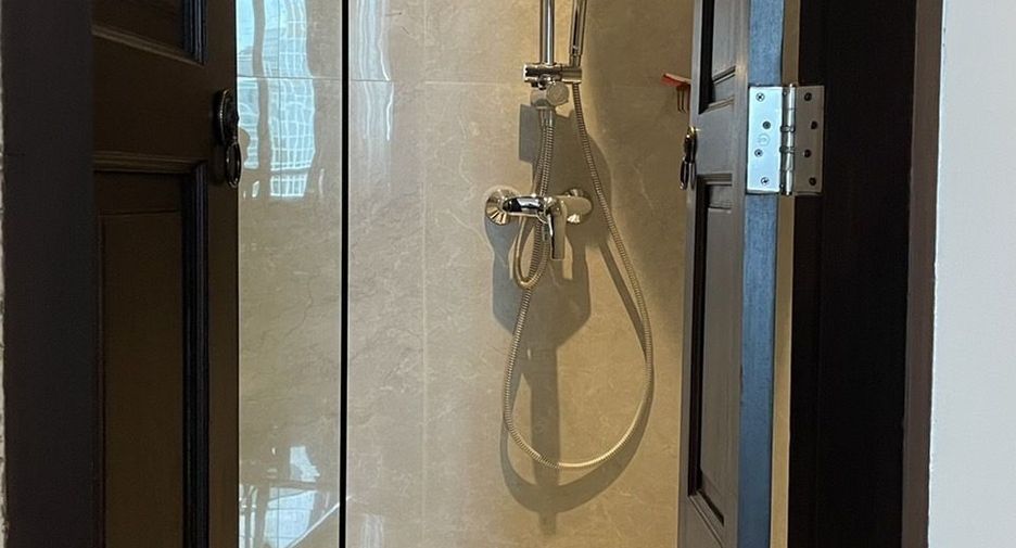 For sale 2 bedrooms condo in Yan Nawa, Bangkok