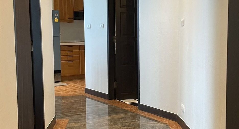 For sale 2 bedrooms condo in Yan Nawa, Bangkok