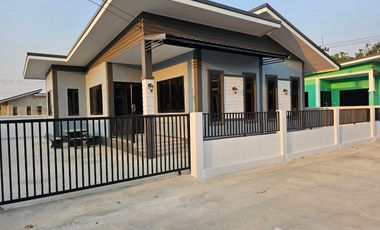 Haus zum Kauf mit 2 Zimmer in Phatthana Nikhom, Lopburi
