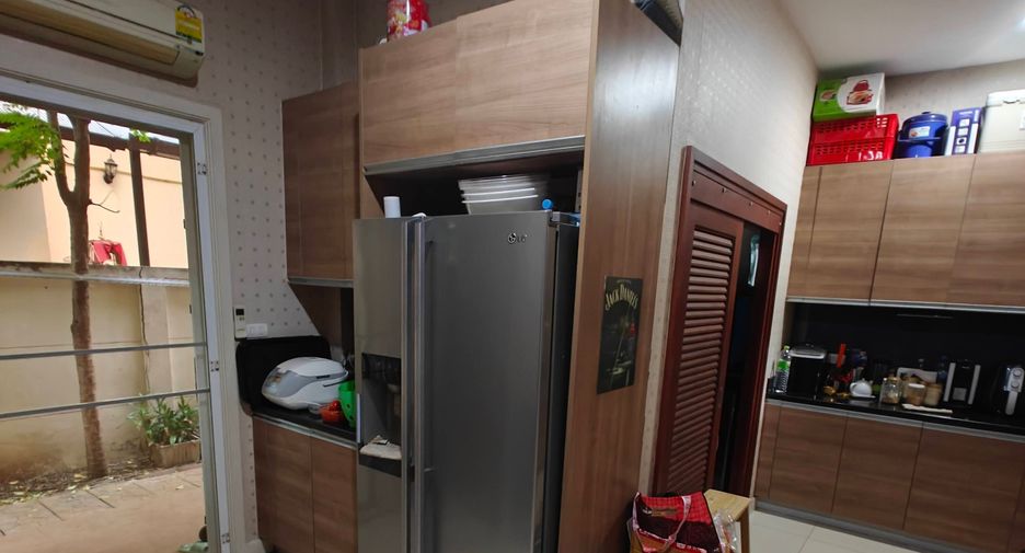 Haus zum Kauf mit 6 Zimmer in Prawet, Bangkok