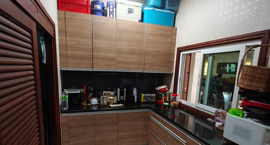Haus zum Kauf mit 6 Zimmer in Prawet, Bangkok