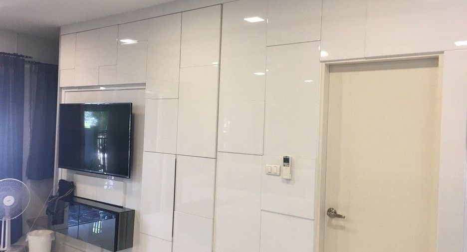 For sale 3 bedrooms townhouse in Bang Khun Thian, Bangkok