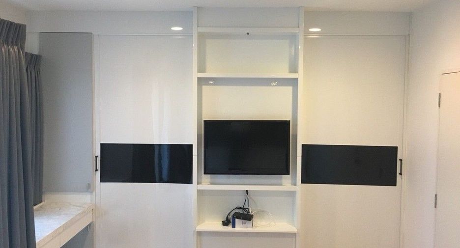 For sale 3 bedrooms townhouse in Bang Khun Thian, Bangkok