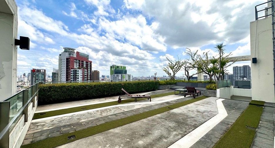Condo en venta de 2 habitaciones en Khlong Toei, Bangkok