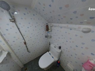 À vendre 4 chambres maison de ville à Mueang Samut Prakan, Samut Prakan