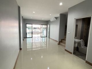 For sale 3 bedrooms townhouse in Nong Khaem, Bangkok