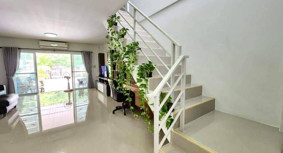 For sale 2 bedrooms townhouse in Mueang Chon Buri, Chonburi