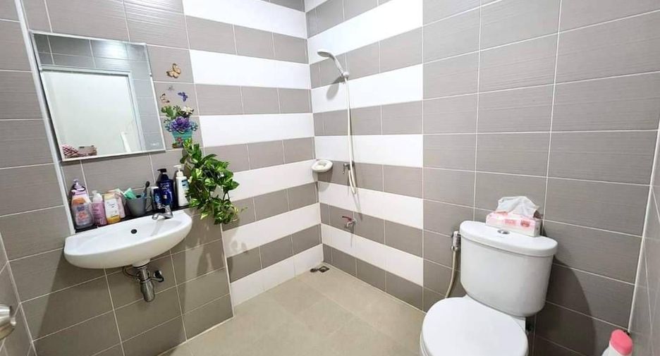 For sale 2 bedrooms townhouse in Mueang Chon Buri, Chonburi