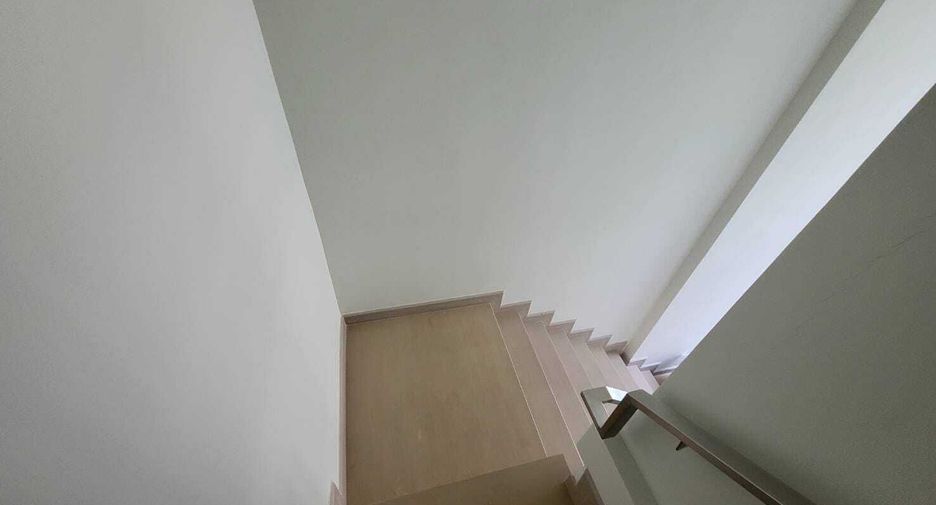 Condo en venta de 2 habitaciones en Huai Khwang, Bangkok