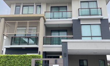 Casa en venta de 5 habitaciones en Don Mueang, Bangkok