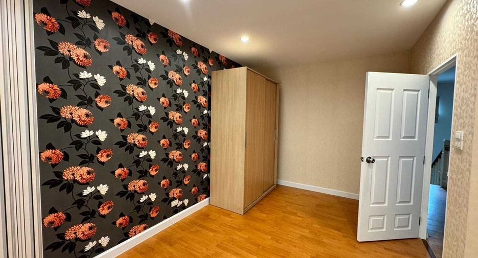 For sale 3 bedrooms townhouse in Prawet, Bangkok
