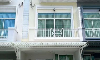 For sale 3 bedrooms townhouse in Prawet, Bangkok