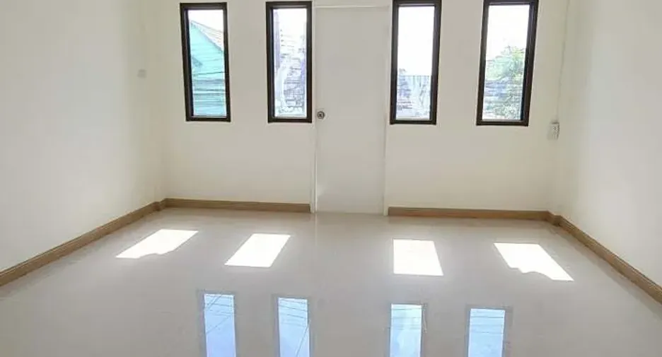 For sale 2 bedrooms townhouse in Lam Luk Ka, Pathum Thani