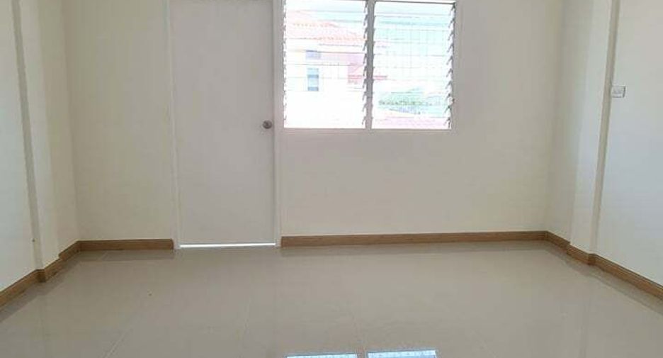 For sale 2 bedrooms townhouse in Lam Luk Ka, Pathum Thani