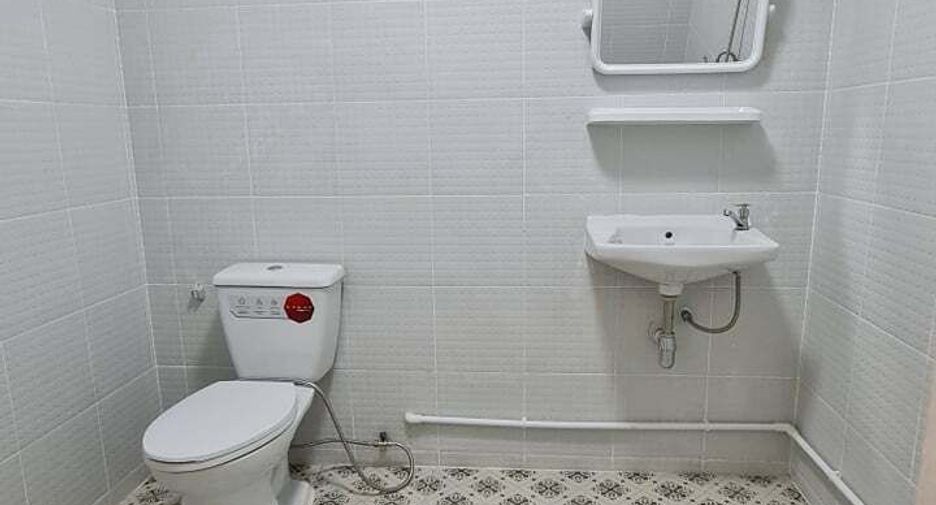 For sale 2 bedrooms townhouse in Lam Luk Ka, Pathum Thani