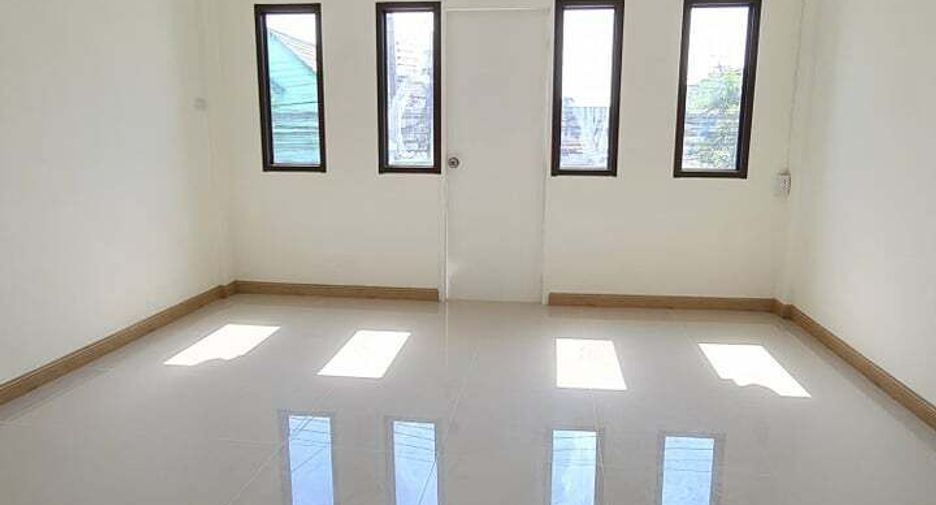 For sale 2 bedrooms townhouse in Lam Luk Ka, Pathum Thani