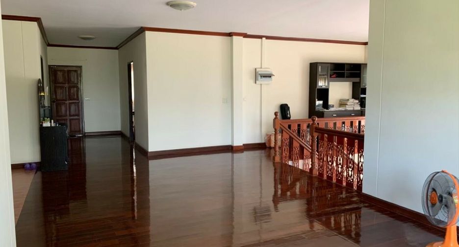 For sale 5 bedrooms house in Bang Nam Priao, Chachoengsao