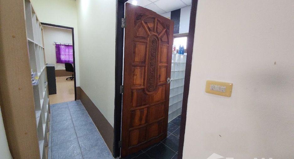 Продажа 5 спальни дом в Kham Thale So, Накхон Ратчасима