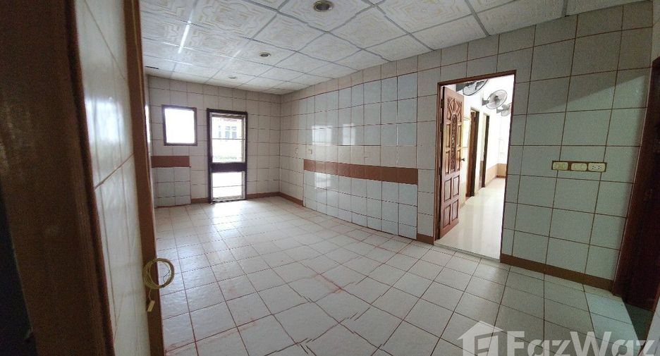 Продажа 5 спальни дом в Kham Thale So, Накхон Ратчасима