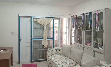 À vendre 5 chambres maison de ville à Phutthamonthon, Nakhon Pathom