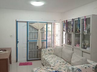 Reihenhaus zum Kauf mit 5 Zimmer in Phutthamonthon, Nakhon Pathom