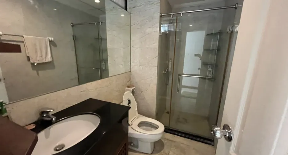 For sale 2 bedrooms condo in Watthana, Bangkok