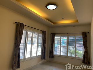 出售 2 卧室 联排别墅 在 Mueang Rayong, Rayong