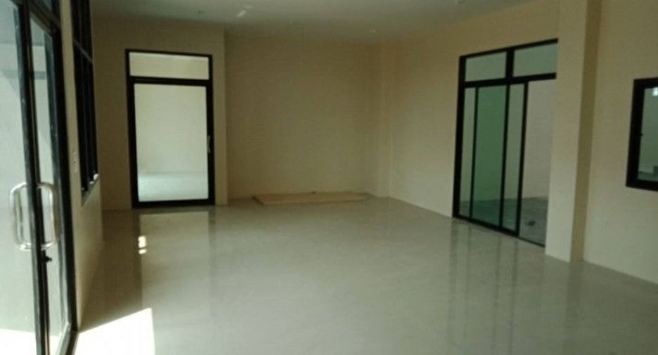 For rent and for sale 3 bedrooms house in Krathum Baen, Samut Sakhon