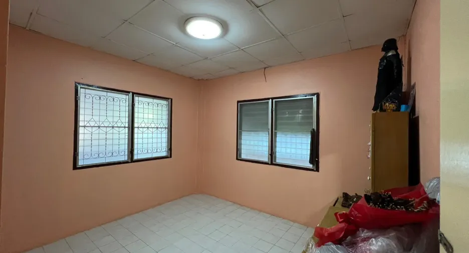 For sale 3 bedrooms townhouse in Thanyaburi, Pathum Thani