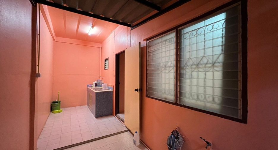 For sale 3 bedrooms townhouse in Thanyaburi, Pathum Thani
